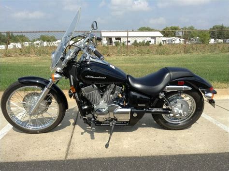 48.9 Avg MPG. 5 Vehicles. 142 Fuel-ups. 17,077 Miles Tracked. View All 2007 Honda VT750C2 Shadow Spirits. The most accurate Honda VT750C2 Shadow Spirit MPG estimates based on real world results of 156 thousand miles driven in 18 Honda VT750C2 Shadow Spirits.. 