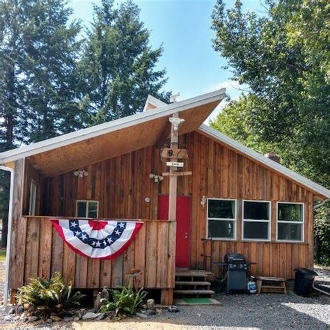 Honey Badger Ranch Cabin in Powers, Powers, USA