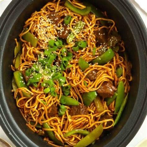 Honey Garlic Beef Noodles {Summer Slow Cooker Series}