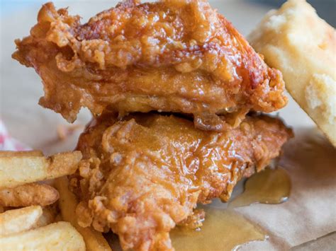 Honey kettle fried chicken. Honey’s Kettle has long been considered one of the best spots for classic comfort food — specifically fried chicken — anywhere in greater Los Angeles. Now the 20-year-old Culver City ... 