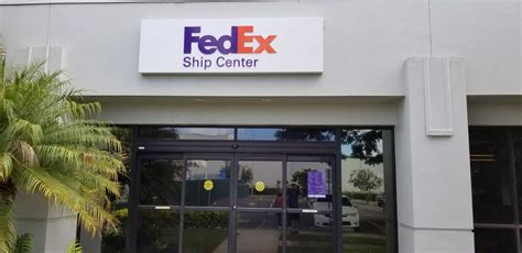 FedEx offers companies international express delivery se