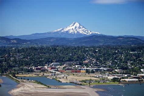 Hood river or. Hood River is about 60 miles from Portland International Airport and accessible by shuttle, bus, or car via I-84. Transportation by train is also available. The Columbia Gorge Express Eastbound Route transports riders from Portland to … 
