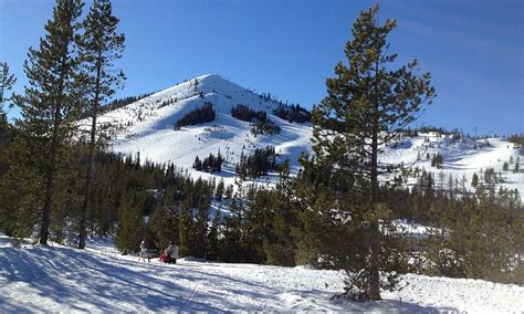 Hoodoo oregon. 6 days ago · During this time our nordic ski trails are FREE. Hoodoo is usually closed on Wednesday. Nordic ski rentals are $25 for Adults (ages 13-64) and $20 for Juniors (ages 6-12) and Seniors (ages 65+). Check out the Mountain Status page and our continually updated Webcams for current conditions and Cross Country Skiing trail schedules. 