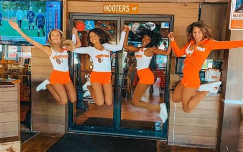 Hooters dallas. Things To Know About Hooters dallas. 