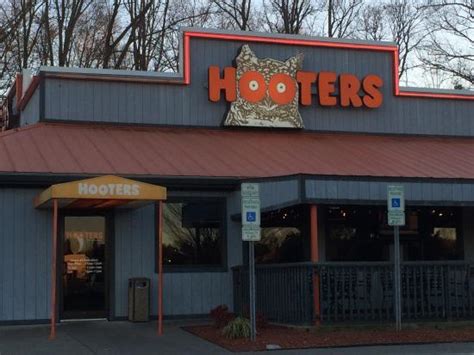 Hooters winston salem. Things To Know About Hooters winston salem. 