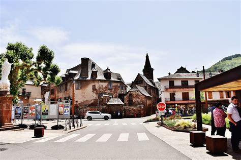 Horaires et adresse des établissements à Marcillac-Vallon, 12330