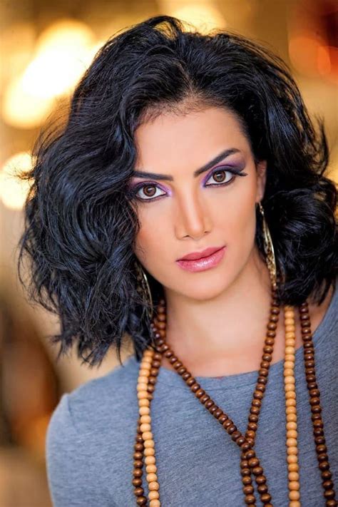 Horeya Farghaly | &lrm;اصعب لحظه في حياتي لما وقعت من علي الحصان ...