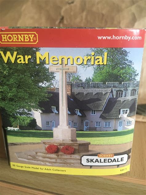 Hornby Skaledale R8575 War Memorial. Boxed. OO gauge model …