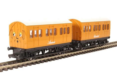 Hornby oo gauge model railway Annie and Clarabel coaches …