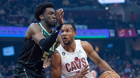 Hornets rally in fourth, beat playoff-bound Cavaliers 106-95
