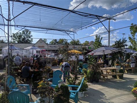 Horrocks beer garden. Sep 30, 2021 · A greenhouse seating area for guests of Horrocks Pizzeria and Horrocks Beer Garden, pictured Tuesday, Sept. 28, 2021. Matthew Dae Smith/Lansing State Journal. "Guests don't have to buy drinks or ... 