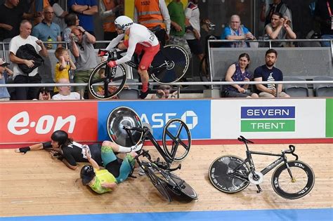 Horror Commonwealth Games cycling crash injures spectators as …