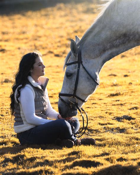 Horse therapy. In today’s fast-paced and demanding world, many of us experience stress, anxiety, and other mental health issues that affect our daily lives. One of the main benefits of free onlin... 