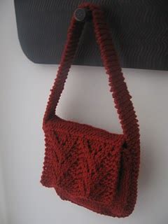 Horseshoe Lace Purse - Knitting Bee