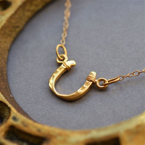 Horseshoe Pendant – Popular Jewelry