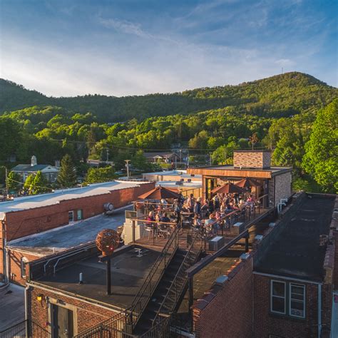 Horton hotel boone. View deals for The Horton Hotel and Rooftop Lounge. Appalachian State University is minutes away. Breakfast, WiFi, and parking are free at this hotel. All rooms have plush bedding and free toiletries. 