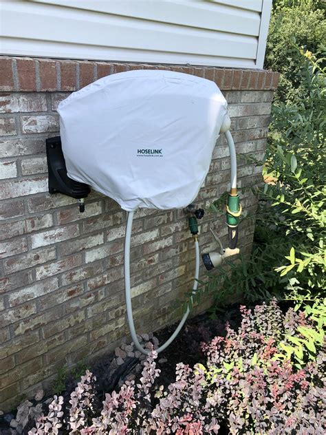 Hoselink usa. Hoselink ’s entire product range, particularly the Retractable Hose Reel, has been designed for gardeners of all ages. We created the Retractable Hose Reel for an easy watering experience and to encourage more fun time spent outside. Hoselink is known for it’s high quality craftsmanship, so you can’t go wrong! 