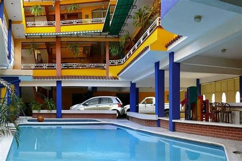 El precio promedio por noche de un hotel de 3 estrellas en Guanajuato para este fin de semana es de MXN 1,303, y para uno de 4 estrellas, MXN 1,650. ¿Estás buscando un poco más de lujo? Un hotel de 5 estrellas en Guanajuato para este fin de semana está en MXN 4,547 en promedio por noche (según los precios que figuran en Booking.com).