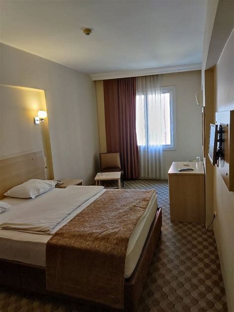 veodersti.rgarabwor.edu.pl. 