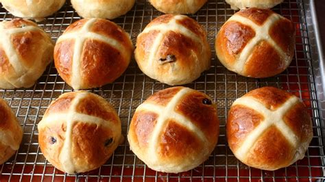 Hot Cross Buns - YouTube