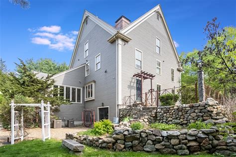 Hot Property: A top-tier option in Topsfield