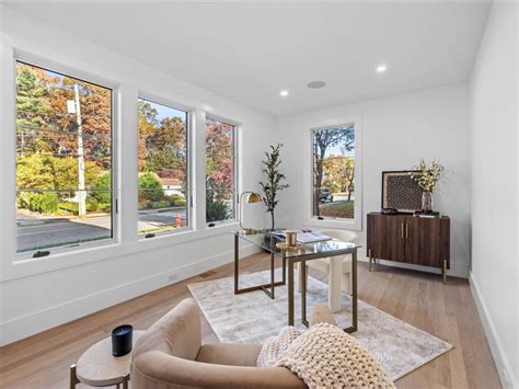 Hot Property: Contemporary in Newton: Just add you