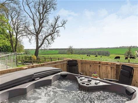 Hot Tub Cottages in Lincolnshire - Country Cottages Online