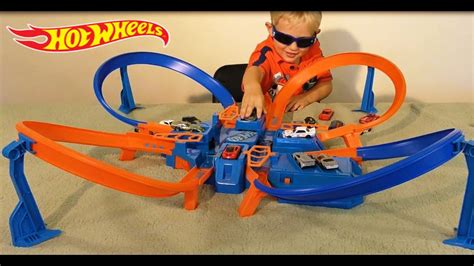 Hot Wheels Criss Cross Crash Track Set Hot Wheels - YouTube