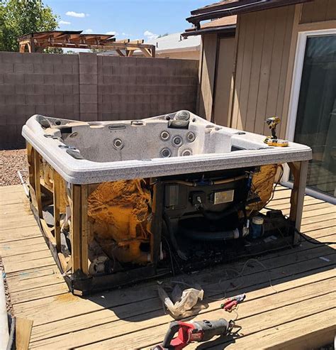 Hot tub removal near me. BEE JUNK FREE is a Junk Removal Company offering Hot Tub Removal Services to clients across Peterborough, Cobourg, Lindsay, Bowmanville, ON. Contact us now! 