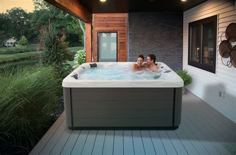 Hot tubs - South East Spas