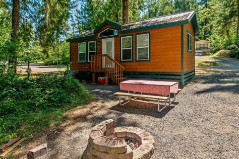 Hotel Chehalis Camping Resort Cottage 5, Onalaska, United States