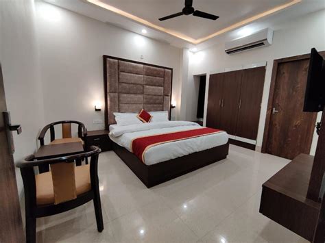 Hotel Oasis (IND Budaun) - Booking.com