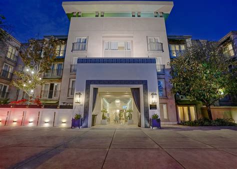 Hotel amarano. View deals for Hotel Amarano Burbank - Hollywood, including fully refundable rates with free cancellation. San Fernando Valley is minutes away. Breakfast and WiFi are free, and this hotel also features an outdoor pool. All rooms have pillowtop mattresses and LCD TVs. 