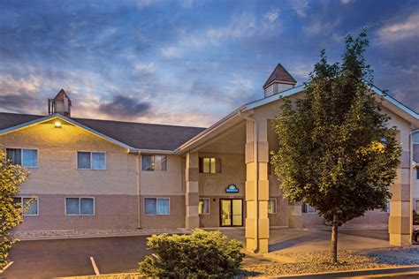 Hotel colorado colorado. This hotel is 2.5 mi from downtown Craig, Colorado and the Craig City Park, offering a wave pool, basketball and tennis courts, a playground and several wood carvings. 8.2. Very Good. 273 reviews. Price from $101.15 per night. Check availability. 