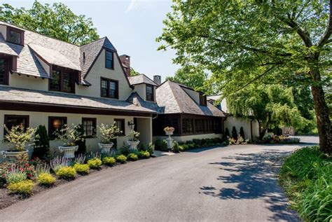 Hotel du village. Nestled on 12 acres in the stunning countryside of Bucks County; Pennsylvania; Hotel du Village offers the ultimate chateau wedding experience. 