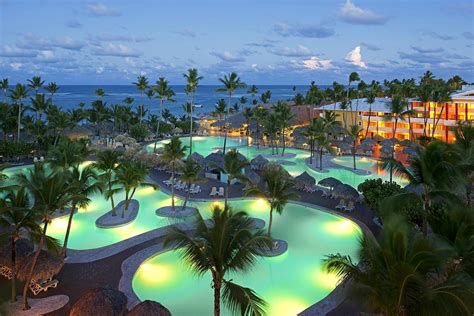 De media, los hoteles de 3 estrellas en Punta Cana valen € 43,49 por noche, y dormir en un 4 estrellas en Punta Cana cuesta € 202,20 la noche. Si buscas algo especial de verdad, un hotel de 5 estrellas en Punta Cana puede costar de media unos € 377,96 por noche (según los precios de Booking.com).. 