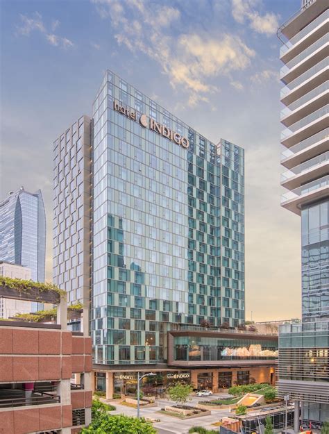 Hotel indigo los angeles downtown. Streamlined rooms in a polished property offering a chic eatery, a lobby bar & a rooftop restaurant. 