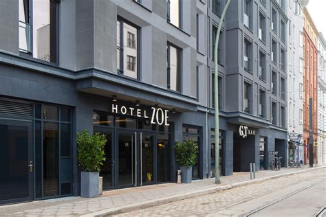 Hotel zoe. The Hotel Zoe is well situated in Mitte. Close to Alexander Platz and a good selection of shops, bars and restaurants. Berlin is a really big city and Hotel Zoe is not a bad base for exploring. We were invited to upgrade our room (to a … 