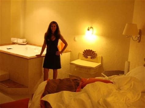 Beautiful mixed woman sucks and fucks Lilmar (hidden cam). . Hotelfuck