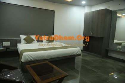 Hotels Near Statue of Unity Online Room Booking - YatraDham