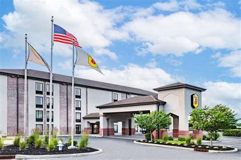 Hotels at exit 4 nj turnpike. There are 5 hotels at exit 5. - The New Jersey Turnpike, Exit 5 at Burlington-Mount Holly Road is in Westampton. There are 5 hotels at exit 5. 