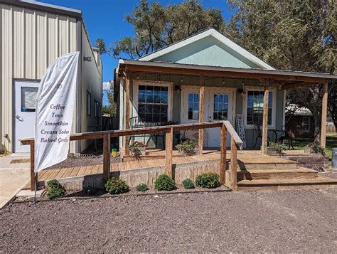 Larsen Cottage 1. Mount Victoria (Near Hartley Vale) Located in Mount Victoria, 12 miles from Katoomba Scenic World and 12 miles from Three Sisters Cable Car, Larsen Cottage 1 offers a garden and air conditioning. Show more. 8.2.. 