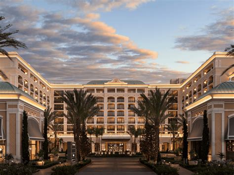 Hotels in walking distance to disneyland. Book here: Book the Element here. Cambria Hotel & Suites Anaheim Resort . This new hotel is located about .8 miles from Disneyland, and is about a 15-20 minute walk. While … 
