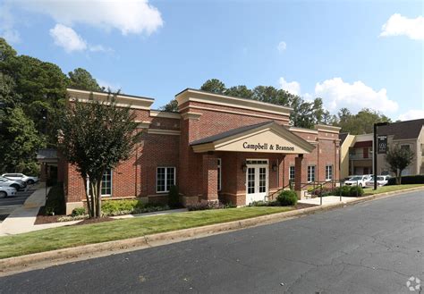 Located 0.5 miles from Dunwoody MARTA Station, this hotel provides an outdoor swimming pool and free Wi-Fi access throughout the hotel. Cable TV and air conditioning are included with all spacious guestrooms. Address: 1145 Hammond Drive Northeast, Atlanta (Georgia) Rates from: USD 79 Book Now.