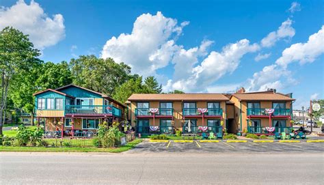 Hotels near Ettrick, Wisconsin - travelmath.com