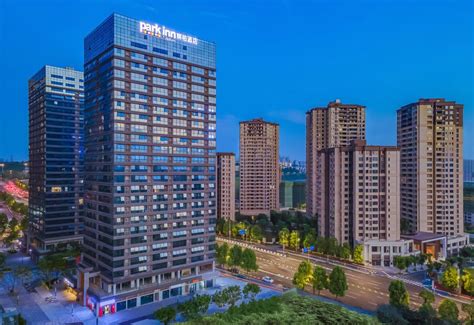 Hotels near Yuelai International Convention Centre, Chongqing