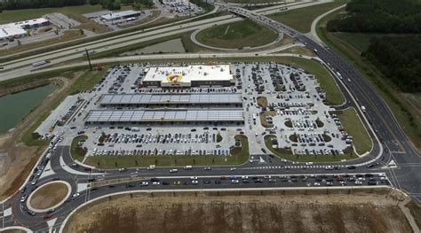 The company says conservative estimates suggest that the Buc-ee's would have 225 full-time employees. Full-time employees would get three weeks of vacation, health insurance and 401ks.