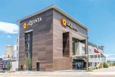 Hotels near fedex forum memphis. La Quinta Inn & Suites by Wyndham Memphis Downtown. 310 Union Ave, Memphis, TN. Free Cancellation. Reserve now, pay when you stay. 0.34 mi from FedEx Forum. $143. per night. Mar 10 - Mar 11. This hotel doesn't skimp on freebies - guests receive free on-the-go breakfast, free WiFi, and free self parking. 