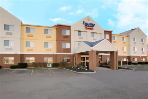 Off I-71 near downtown Mansfield and the Historic Carrousel District Welcome to La Quinta ® by Wyndham Mansfield, a pet-friendly hotel conveniently located off I-71. We give you easy access to all of the area's attractions, including the Historic Carrousel District, Mid-Ohio Sports Car Course, and the Snow Trails ski resort.. 