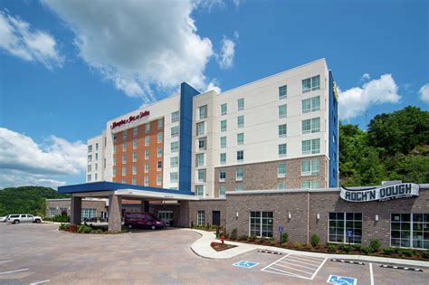 Holston House Hotel Downtown Nashville - I-40 & I-65, Exit 209 118 7th Avenue North, I-40 & I-65, Exit 209, Nashville, TN 37203 Call Us 0.6 mile 0.6 mile from Nissan Stadium. 